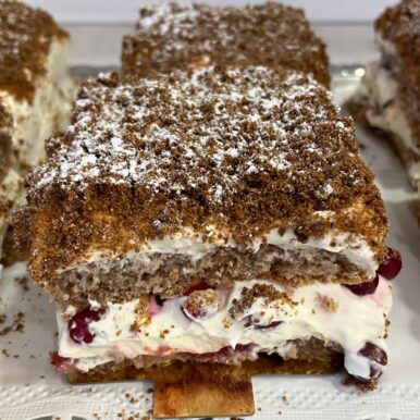 Toorjuustutort pohlade ja piparkoogiga (ettetellimine teisipäevaks 23.12)